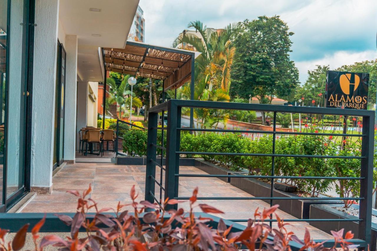 Hotel Alamos Del Parque Pereira Buitenkant foto